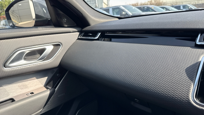 Land Rover Range Rover Velar 2.0 D200 R-Dynamic SE 5dr Auto Diesel Estate